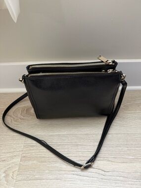 Lo & Sons Black Vegan Leather Crossbody Bag with Gold Hardware